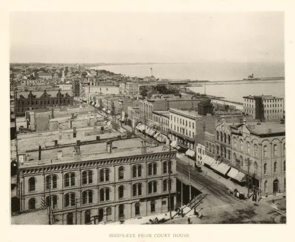 Bird's-eye vintage photograph of Racine, Wisconsin