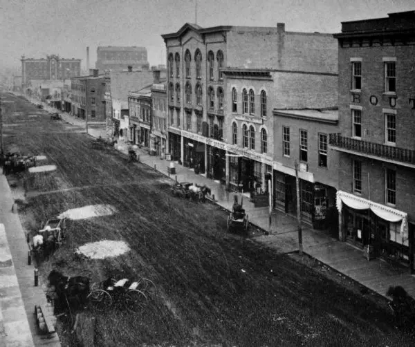 Vintage photograph of Main Street in Racine, Wisconsin